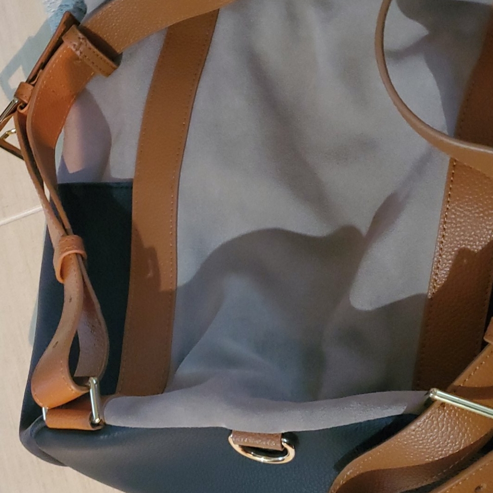 Purse - Picture 3 of 3